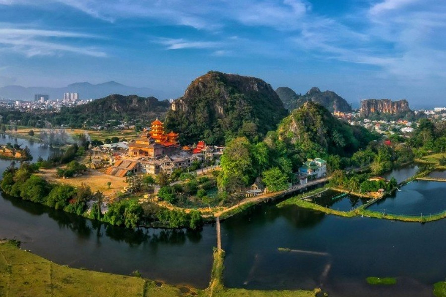 Thuê xe ô tô 7 chỗ Đà Nẵng - Núi Ngũ Hành Sơn