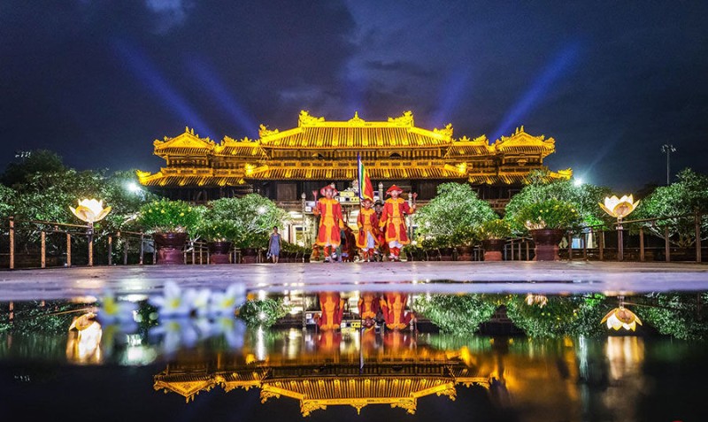 Thuê xe ô tô 16 chỗ Đà Nẵng – Huế