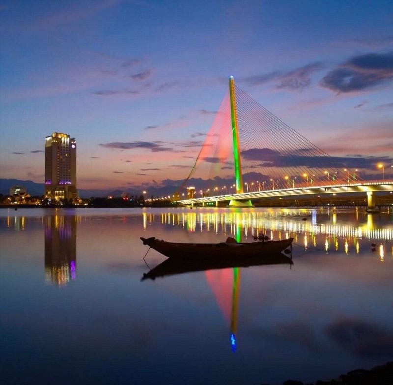 Thuê xe ô tô 16 chỗ City Tour Đà Nẵng 10 tiếng | Xe đoàn riêng có tài xế